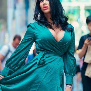 Meet your Posher, Sahar